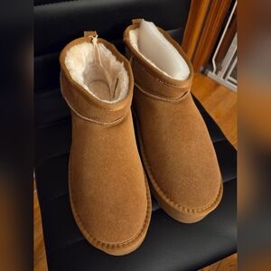 New!  Cozy Cushionaire Ankle Boots - size 11